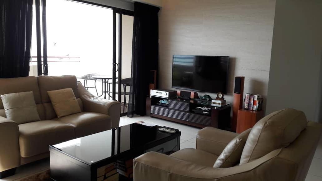 Susie'S Resort Seaview Suites At Sri Sayang Batu Ferringhi Kültér fotó