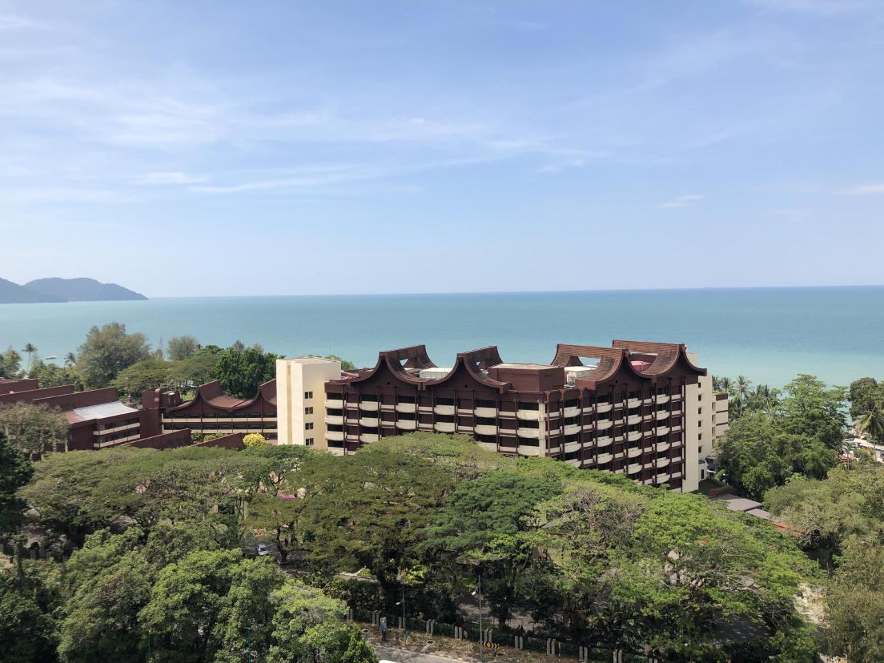 Susie'S Resort Seaview Suites At Sri Sayang Batu Ferringhi Kültér fotó